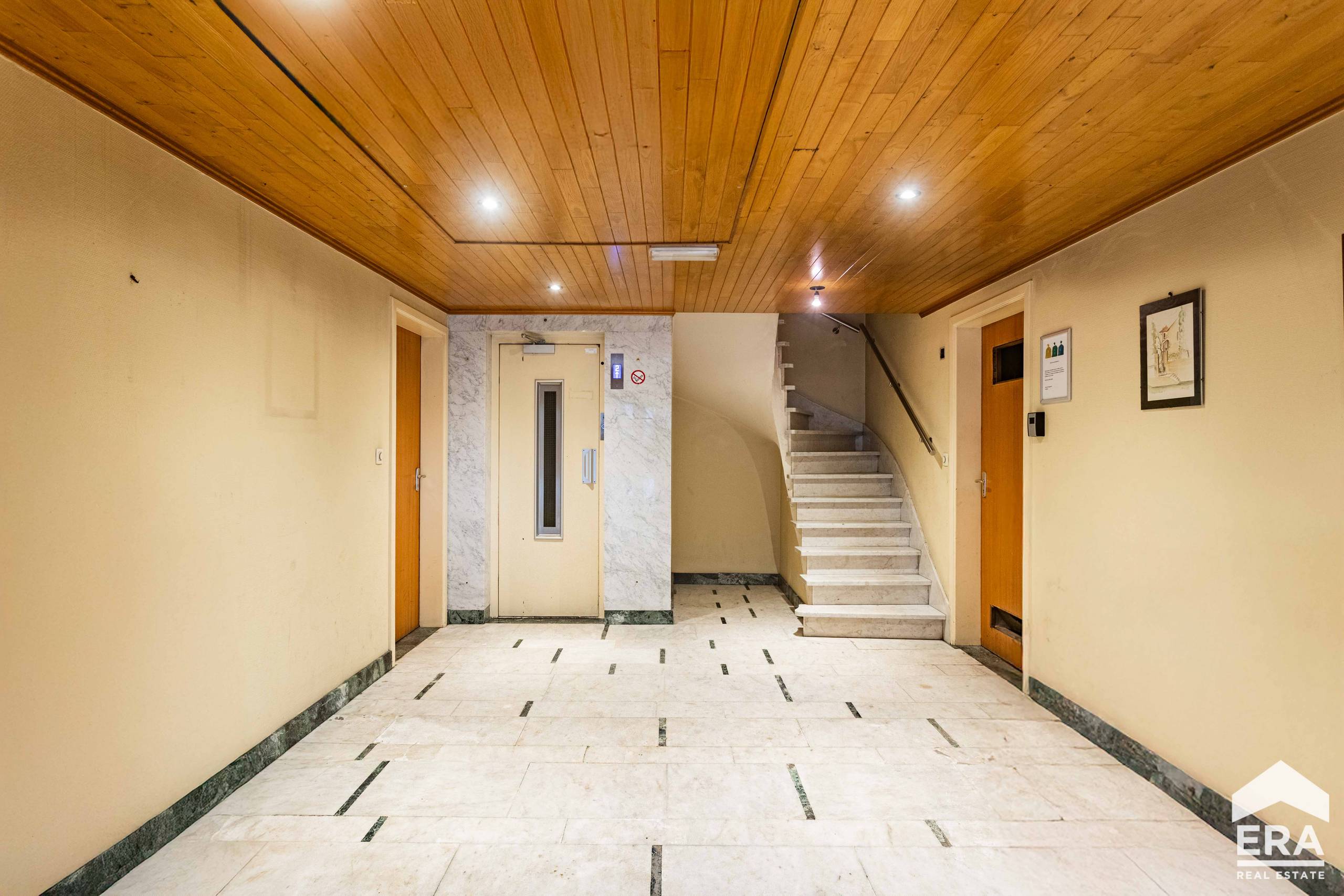 Gerenoveerd appartement met 3 slpks en terras in centrum - foto 4