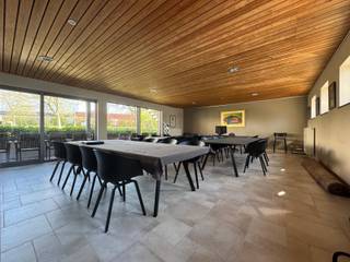 Polyvalente ruimtes te huur, geschikt voor uiteenlopende activiteiten zoals kantoor, praktijk, atelier of vergaderfunctie. Ideaal voor wie...