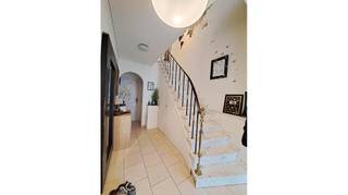 Ruime 3-slaapkamerwoning met zeer grote GARAGE en TUIN op een uitstekende ligging in een rustige woonwijk in Assebroek naast het...