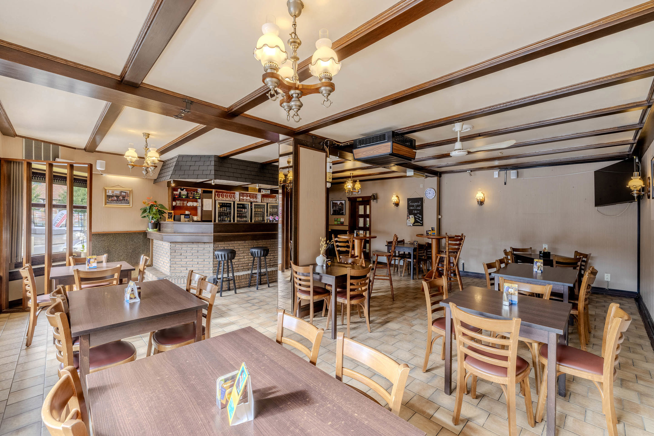 Centra(a)l gelegen café in centrum Oostmalle! - foto 4