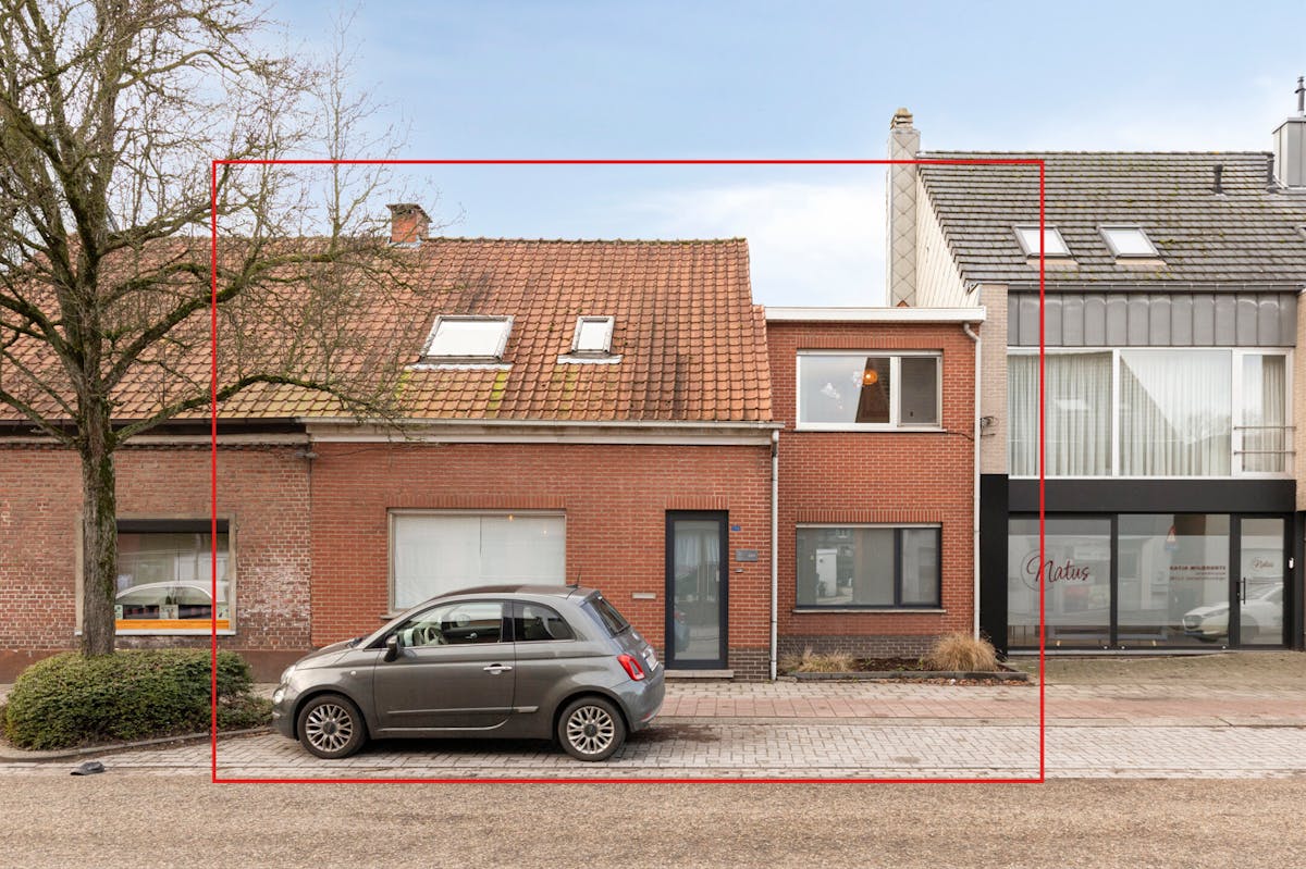 Instapklare woning in Kalmthout met 5 slaapkamers te koop. - foto 1