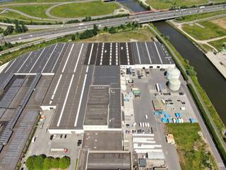 Magazijn Building E - 30 : 23.667m²Kenmerken : * Totale oppervlakte: 102.600 m² * Leaseoptie: korte termijn / middellange termijn / lange termijn *...