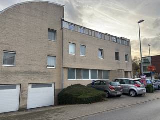 Op zoek naar een verzorgd en instapklaar appartement op een centrale, maar toch rustige ligging? Dit 2-slaapkamerappartement in Wilsele...