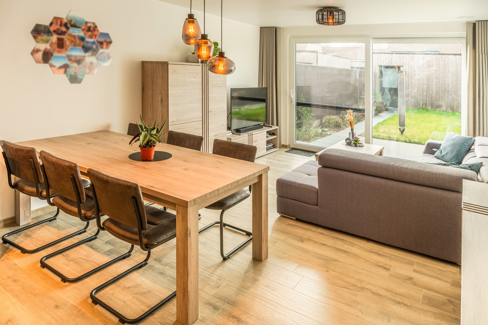 Gelijkvloers appartement met tuin en garagebox. - photo 2