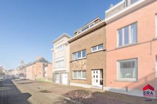 en je op zoek naar een gezinswoning met 3 à 4 slaapkamers en terras in Aalst? Gevonden!Deze gezinswoning bevindt zich op een toplocatie in hartje...