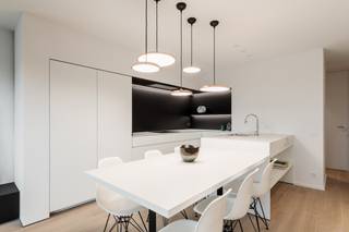Situé sur la Knokkestraat réaménagée, ce bâtiment unique offre de belles vues dégagées sur la verdure environnante.Construite en 2017, la résidence...