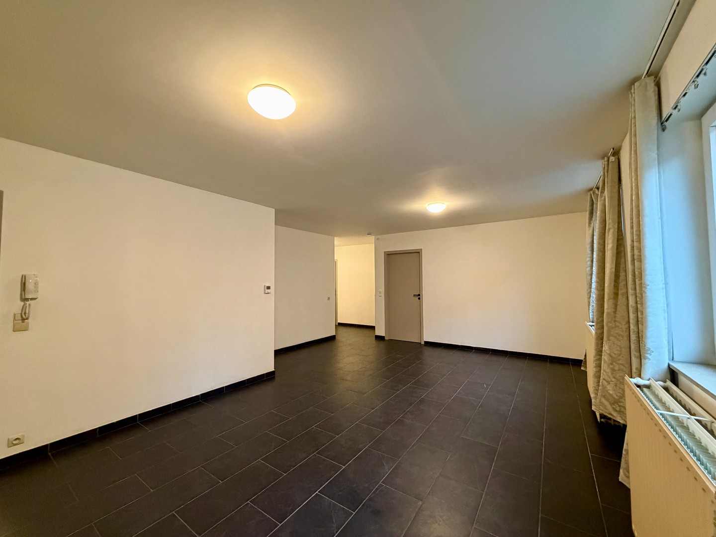 Instapklaar 1-slaapkamerappartement op een boogscheut van centrum Roeselare! - foto 2