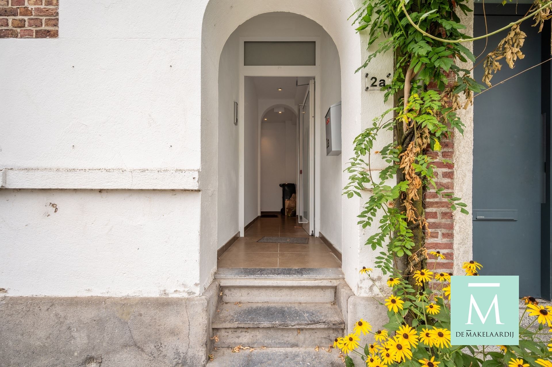Ruim (110m²) en lichtrijk 2-slaapkamerappartement op strategische ligging! - foto 4