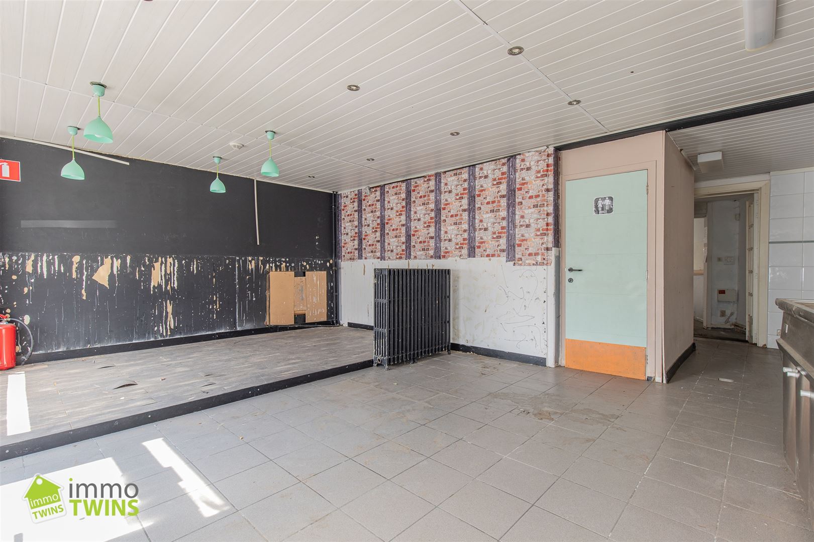 Handelswoonst op commerciële topligging te Moerzeke/Kastel - foto 5