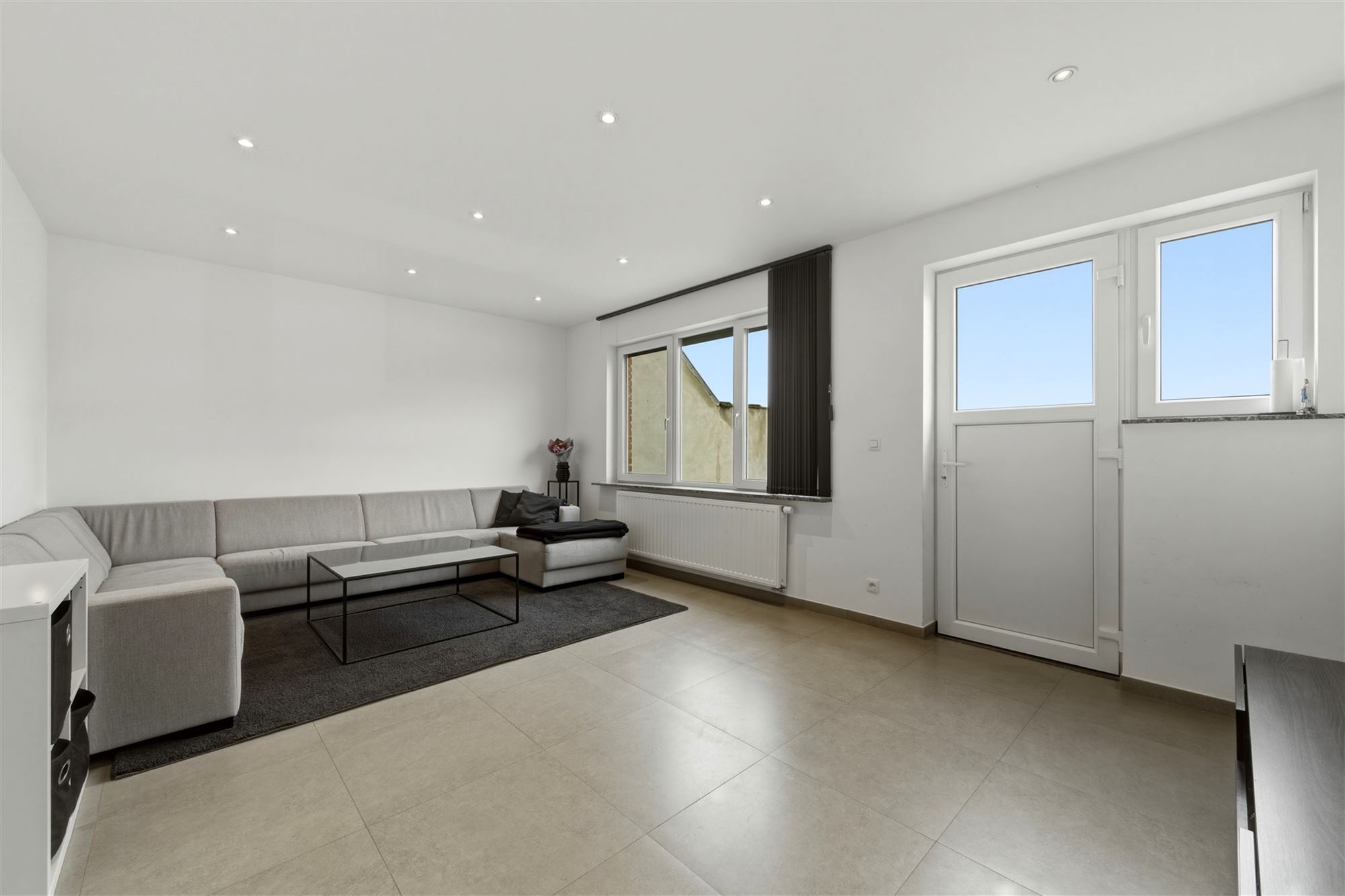 Instapklare woning met 3 kamers, terras en ruime garage - foto 2