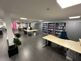 Commercial à louer à Alost