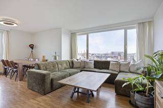 Cet appartement d'angle lumineux avec 2 chambres est situé dans un excellent emplacement à proximité du centre de Hasselt. Grâce à son...