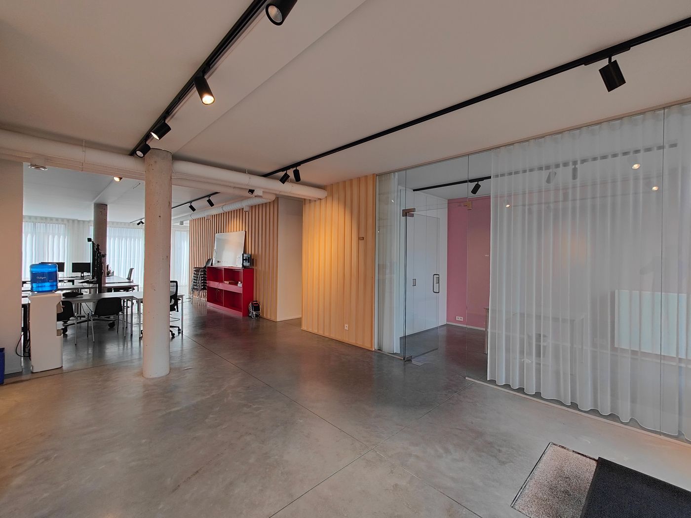 Instapklare handelsruimte van +/- 223 m² op toplocatie - photo 3