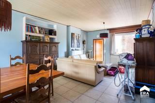 Ruime woning met potentieel op 2146m²Over de woning:Deze charmante halfopen bebouwing in Vleteren combineert rust, ruimte en functionaliteit op een...