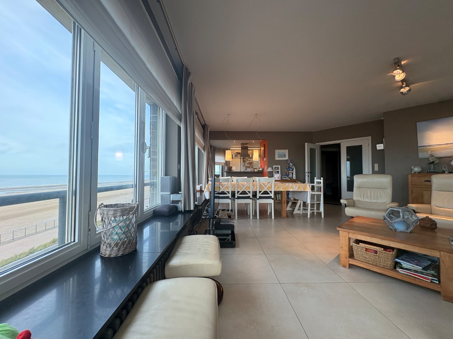 Uitzonderlijk aanbod – Ruim hoekappartement met 3 slaapkamers op de Zeedijk in Koksijde - foto 4