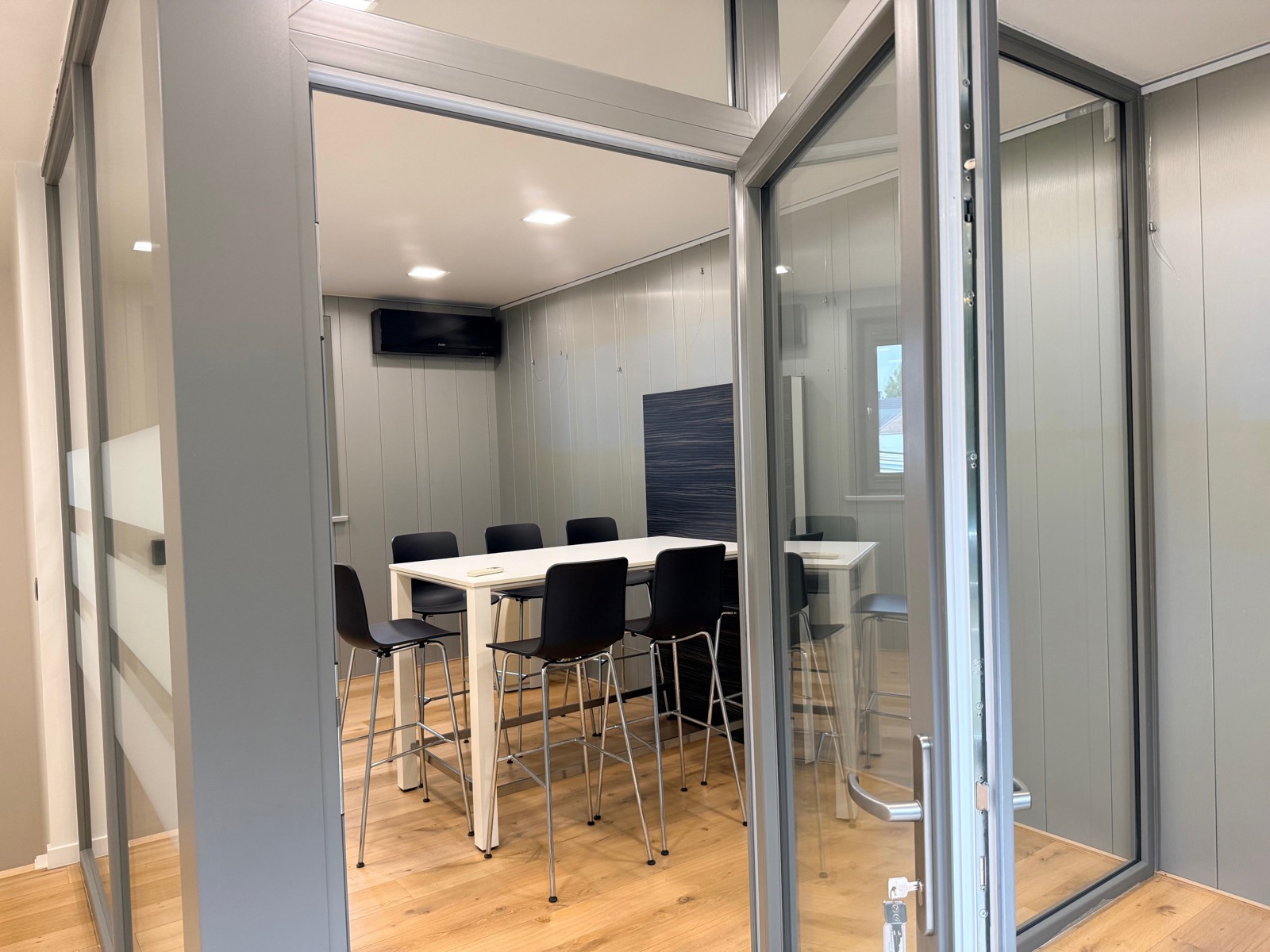 Commercial à louer à Beveren-Kruibeke-Zwijndrecht - photo 5