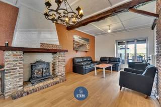 RUIME GEZINSWONING MET 7 SLPKS + 2 BADKAMERS NABIJ DE NEDERLANDSE GRENS ! <br /><br />We vinden deze gesloten woning met een bewoonbare oppervlakte van 208 m² terug op een perceel van 3a 25ca in Smeermaas-Lanaken. <br /><br />Voor meer informatie, neem zeker een kijkje op onze website via de volgende link: <br />https://www.sterkvastgoedmakelaars.be/detail/te-koop-woning-lanaken/7654515?dosearch=True&flowstatus=ForSale,ForSaleReserved,ForSaleWithBid,ToCompleteForSale,SoldUnderReserve,Sold&pageindex=1&pagesize=12&searchpage=ForSale&sortdirection=DESC&sortfield=pub_flowstatus&transactiontype=Sale