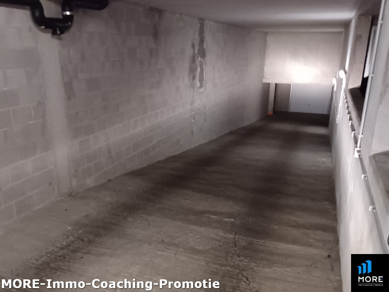 Spacious garage box for rent in a prime location on Graaf Jansdijk, Zeebrugge - Perfect for your storage needs! - photo 5