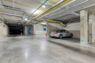 Op zoek naar een veilige en vlot bereikbare parkeeroplossing? Deze ondergrondse autostaanplaats, ideaal gelegen in project Zilverwit, biedt de...