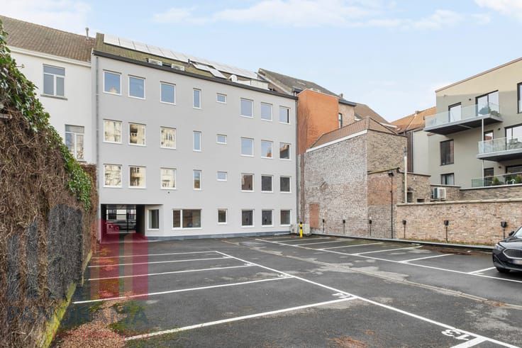 Stijlvolle kantoorruimte van 233 m² te huur in hartje Kortrijk - photo 4