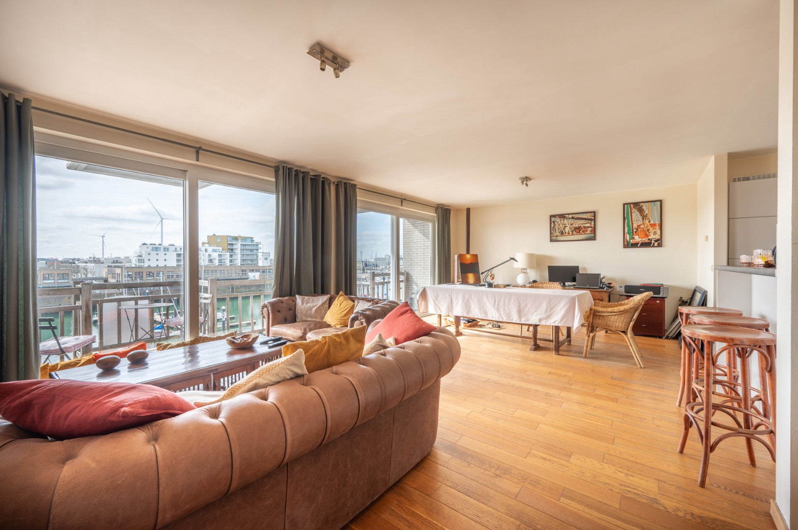 Zonnig appartement met 2 slaapkamers en terras met zicht op de jachthaven - foto 1