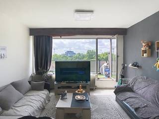 Ce studio d'environ 41 m² situé au septième étage, qui doit être rénové, est proposé à la vente sur la Carnotstraat à Anvers. Grâce à son emplacement en hauteur, vous pourrez profiter de beaucoup de lumière naturelle, de paix et de vues verdoyantes depuis le zoo. Cette propriété offre l'opportunité idéale pour ceux qui souhaitent décorer une propriété entièrement selon leurs goûts et leurs souhaits. Actuellement, le studio est loué. La gare centrale et le zoo sont accessibles à pied. L'emplacement central garantit un accès facile.<br /><br />Disposition :<br />- hall d'entrée<br />- cuisine<br />- salon <br />- terrasse<br />- salle de bain<br /><br />Vous êtes intéressé par un appartement ou une maison à vendre à Anvers ? N'hésitez pas à nous contacter. <br />Si vous souhaitez vendre votre propre propriété, veuillez nous contacter pour une estimation gratuite, par téléphone au 03/206.76.76 ou par e-mail à antwerpen@dewaele.com.<br /><br />Vous pouvez également toujours vous adresser à nous pour toutes autres questions concernant l'immobilier, l'achat ou la vente !<br /><br />CPE : 365 kWh/m²<br />CPE : <br /><br />Registre des mesures: non