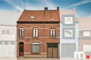 Ruime, centraal gelegen woning met zuidgerichte tuin en extra werkplekOntdek deze ruime en goed onderhouden woning, ideaal gelegen op een centrale...