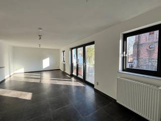 Instapklaar 1-slaapkamerappartement in het hart van RonseGezellig en modern 1-slaapkamerappartement gelegen op een toplocatie in het centrum van...