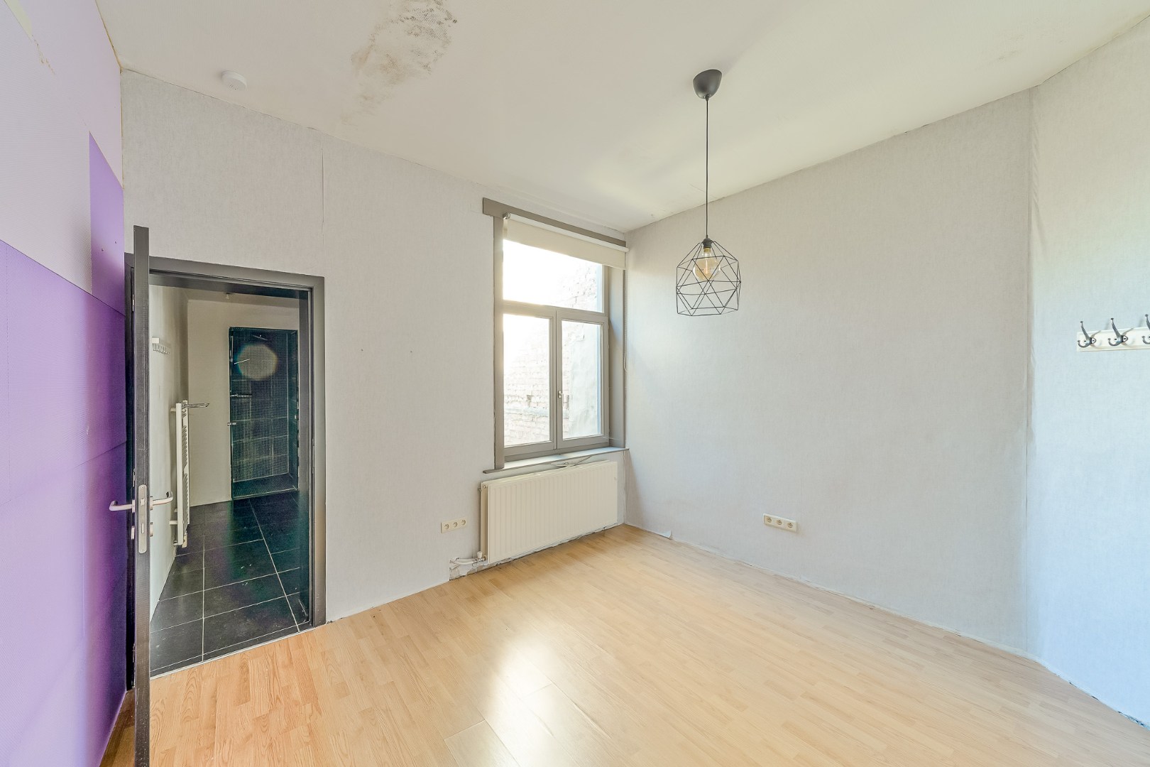 Te renoveren stadswoning met 5 slaapkamers, 3 badkamers en koer in hartje Oostende - foto 5