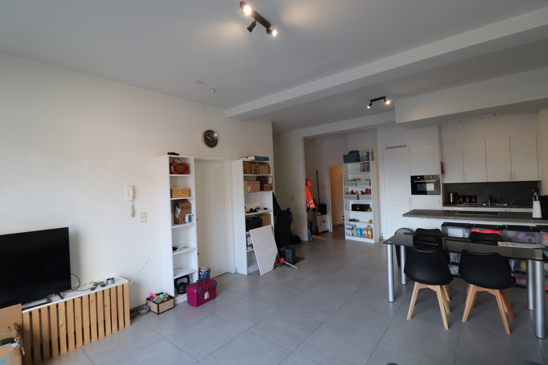 Gelijkvloers appartement met carport en gemeenschappelijke fietsenberging. - foto 4