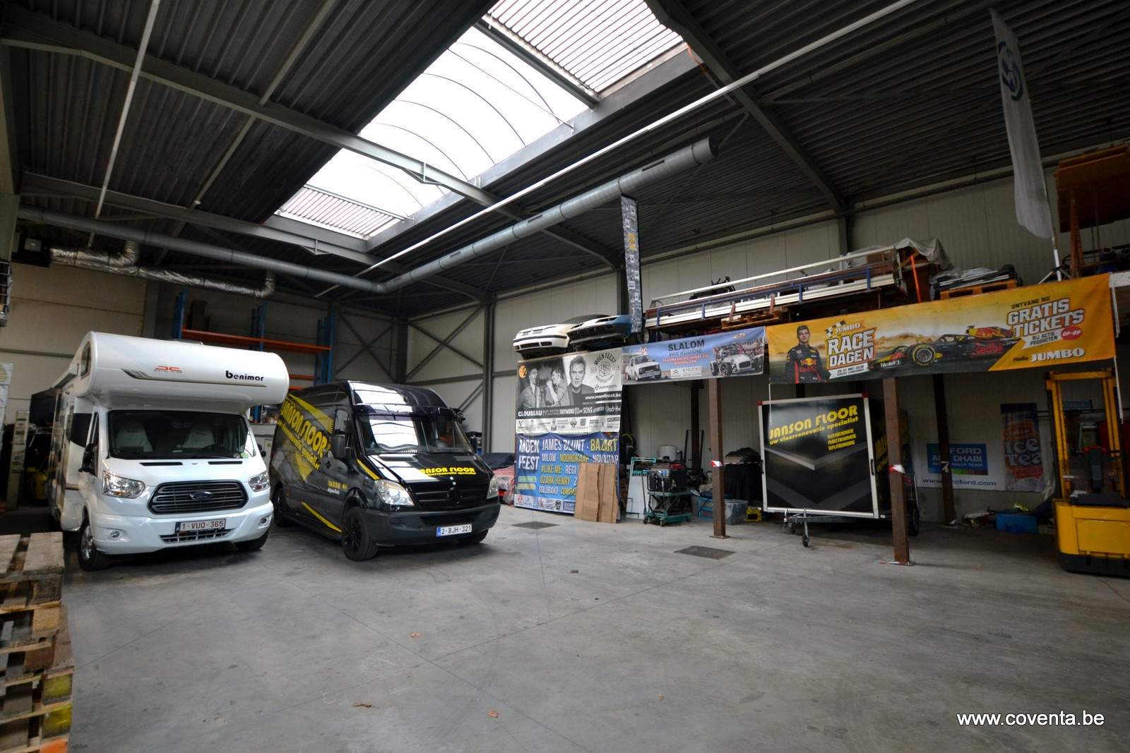 Recent bedrijfsgebouw / magazijn van 775m² met parkeermogelijkheden te Deerlijk. - foto 4