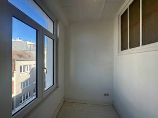 Dit gezellige appartement bevindt zich op de derde verdieping van een kleinschalig gebouw en is onmiddellijk beschikbaar. Het beschikt over een...