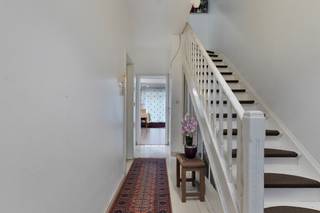 Eengezinswoning met 5 slaapkamers te koop in het hart van Wemmel, op wandelafstand van winkels, openbaar vervoer, scholen, ...Met een bewoonbare oppervlakte van 263m² biedt deze woning genoeg ruimte voor het hele gezin.Indeling: Gelijkvloers: een inkomhal, een ruime woonkamer met zicht en toegang tot de tuin, via een trap heeft u toegang tot de ingerichte kelderverdieping waar u de keuken kan terugvinden Eerste verdieping: 3 volwaardige slaapkamers en een badkamer met douche, toilet en wastafelTweede verdieping: 2 slaapkamers en een tweede badkamerKarakteristieken: - Gunstig EPC B (191 kWh/ m² jaar)- Vernieuwd dak- Verwarming op aardgas- Voldoende parkeergelegenheid in de buurtWenst u bijkomende inlichtingen of een bezoek ter plaatse? Contacteer STRUCTURA op 02/460 80 46 of info@structura.be