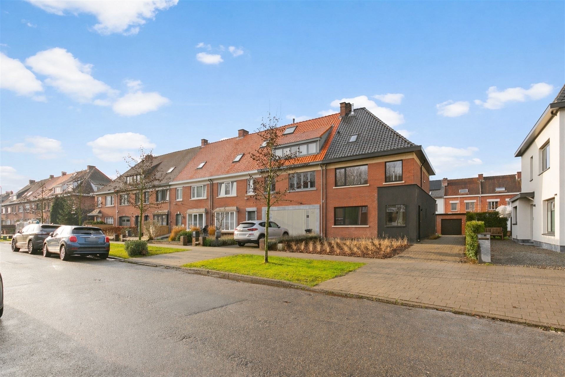 Zeer mooie halfopen bebouwing met garage - foto 1