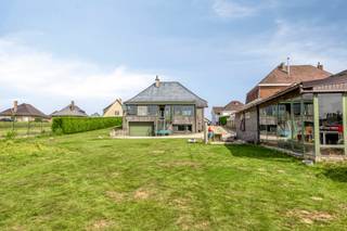 Bungalow op toplocatie te Ninove – Brakelsesteenweg 278Op zoek naar een woning waar rust, ruimte én een vlotte bereikbaarheid samenkomen? Dan is deze...