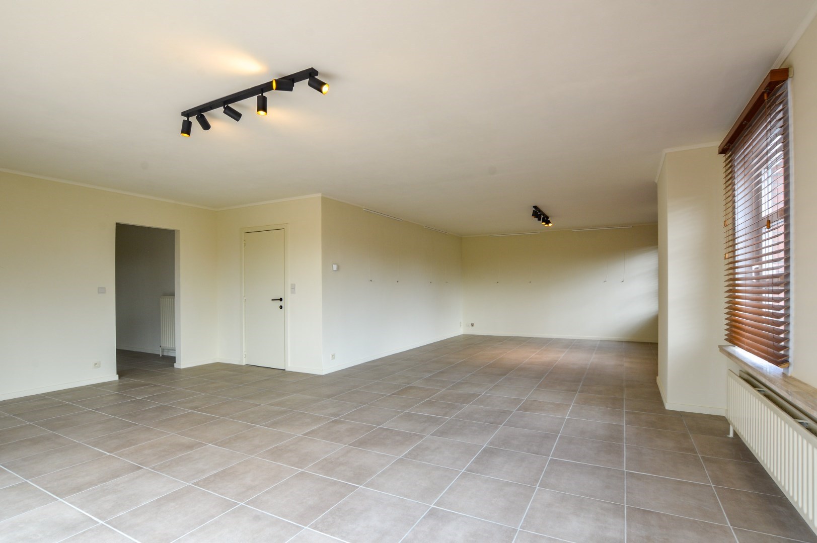 Ruim appartement (146 m²) met 2 slaapkamers in het centrum van Jabbeke - foto 1