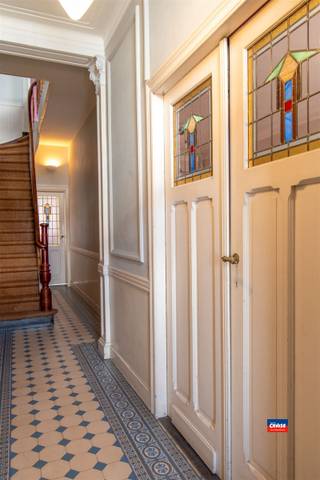 HOBOKEN | KNAPPE, KARAKTERVOLLE BURGERWONING MET 4 TOT 5 SLAAPKAMERS EN STADSTUIN | MET BEHOUD VAN AUTHENTIEKE ELEMENTEN | EPC 413 |Indeling als...