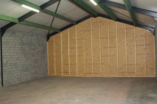 Opslagruimte met een oppervlakte van 133 m², gunstig gelegen in Wortel nabij de Nederlandse grens. De ligging op ca. 9 km van de op- en afrit...