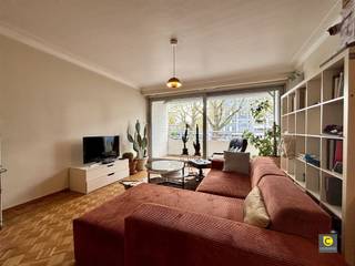 Ruim 3 slaapkamer appartement met 2 terrassen gelegen te Fruithoflaan!Dit appartement is voorzien van twee ruime slaapkamers. Dichtbij openbaar...