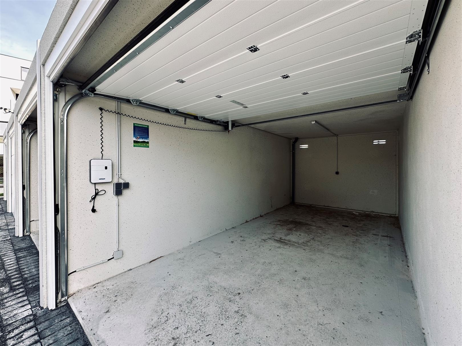 Garagebox achter appartementsgebouw - foto 3