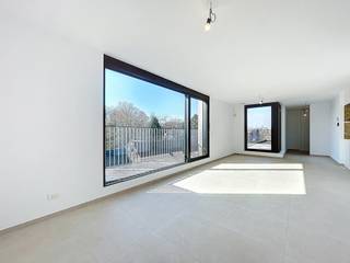 BEZOEK ENKEL AANVRAGEN VIA IMMODAVINCI.BELIGGINGDeze recent opgeleverde penthouse is gelegen in een modern en energiezuinig gebouw dat voldoet aan de...