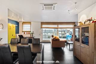 Knap dakapppartement te Sint-Katelijne-Waver. Dit verrassend ruime appartement is voorzien van alle moderne comfort, waaronder airco in living en...