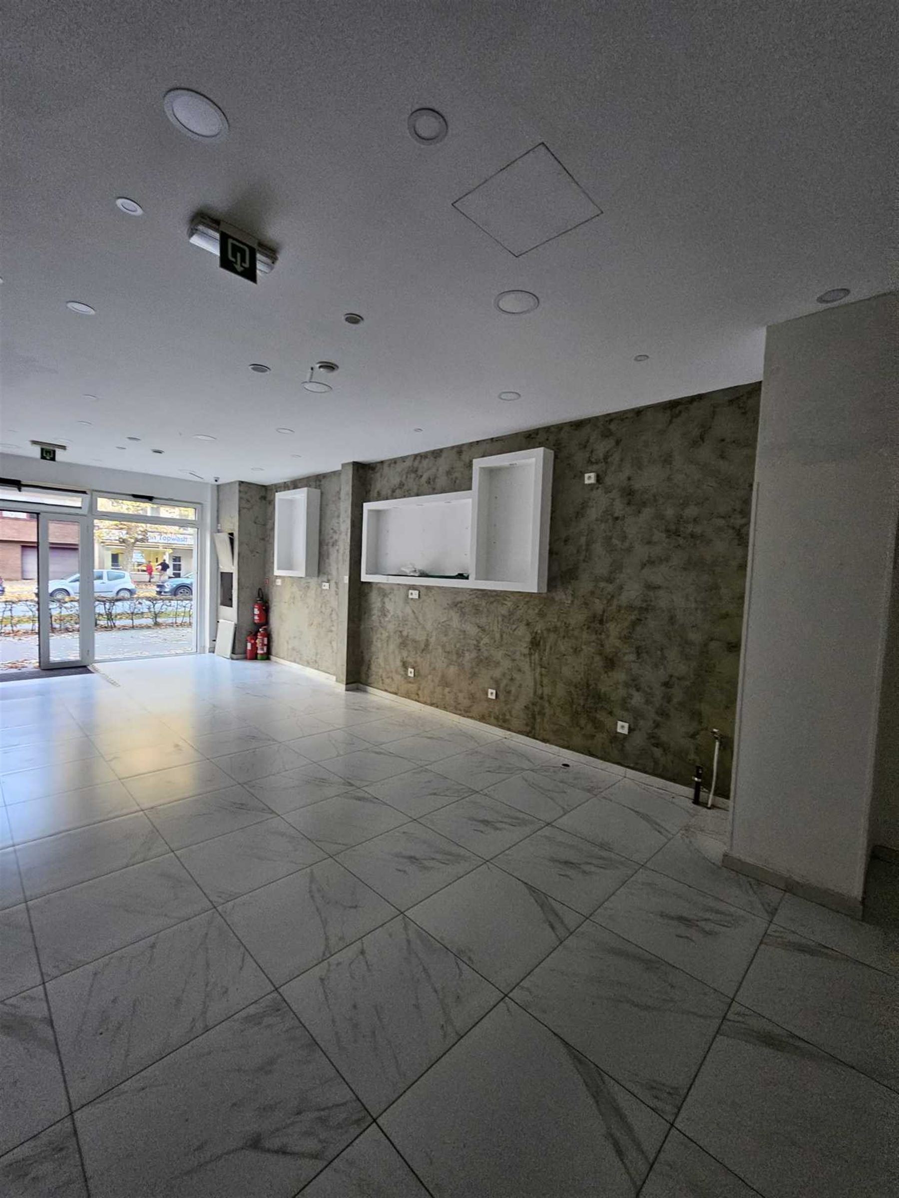 Commercial for rent in Berchem - photo 4