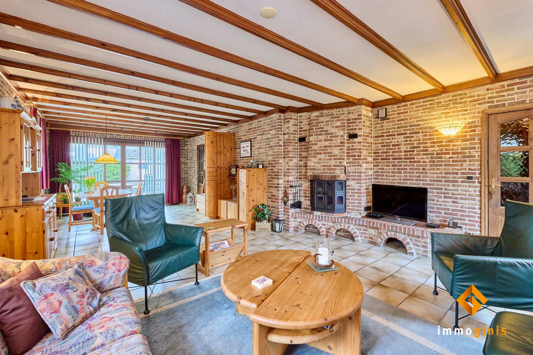 Verrassend ruime woning met 5 slaapkamers en een vrijstaand bijgebouw van 95 m²! - foto 3