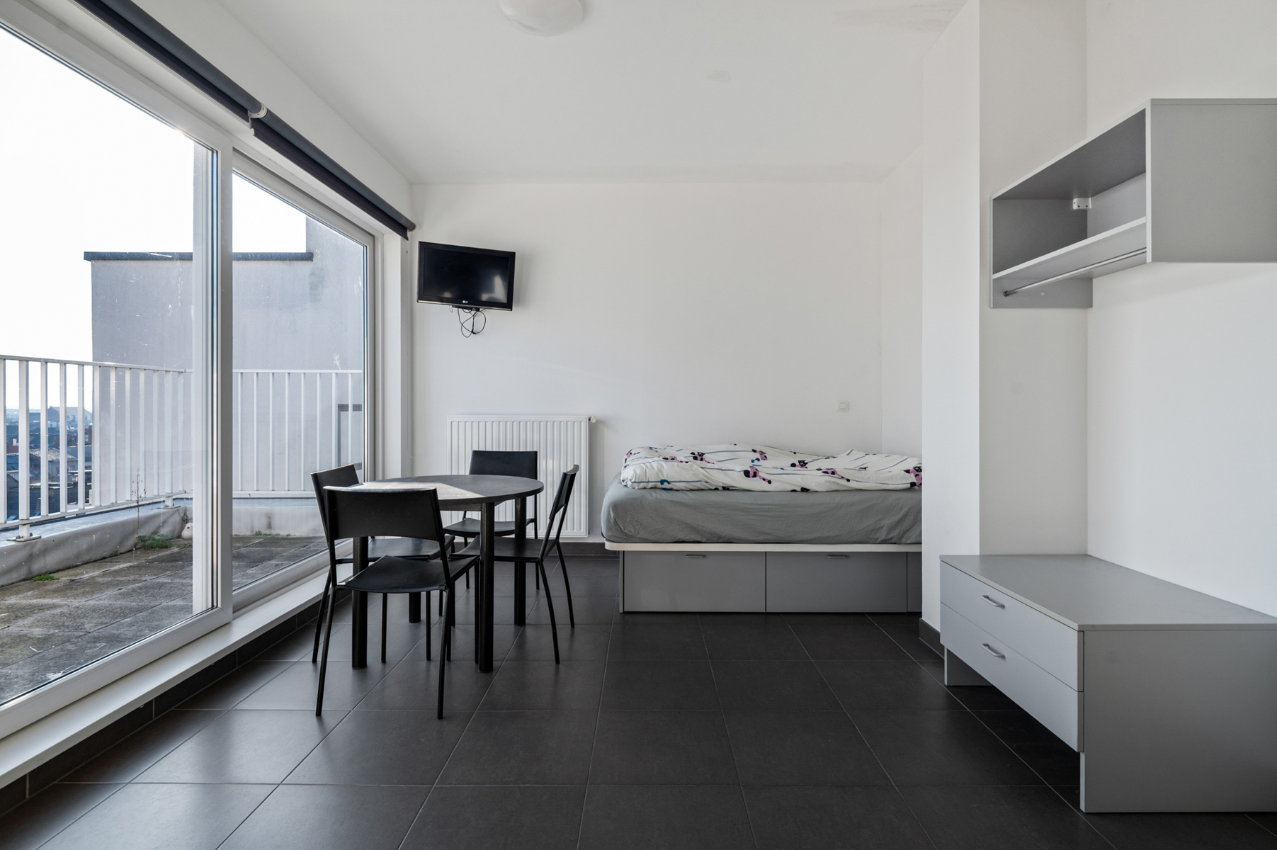 Moderne studentenkamer met ruim terras in hartje Antwerpen - foto 5