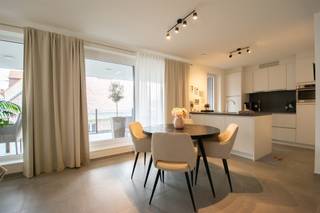 <p><span>Uitstekend gelegen nieuwbouw BEN appartement in het centrum van Stekene.  </span></p><p><span> </span></p><p><span>Dit betreft een nieuwbouw appartement met garage op een uitstekende locatie in het hartje van Stekene. </span></p><p><span>Het appartement is voorzien van alle hedendaags comfort en beschikt over een ruim privé terras. </span></p><p><span>De hedendaagse bouwstijl, de hoge afwerkingsgraad en de energiezuinigheid zijn slechts enkele van de vele troeven die dit appartement te bieden heeft.  </span></p><p><span> </span></p><p><span>INDELING</span></p><p><span> </span></p><p><span>Inkomhal met ruimte voor vestiaire. </span></p><p><span>Apart toilet. </span></p><p><span>Woonkamer met open keuken en toegang tot het terras. </span></p><p><span>Hedendaagse keuken, voorzien van alle comfort en met ontbijttoog. </span></p><p><span>Berging met o.a. aansluiting voor wasmachine &amp; droogkast. </span></p><p><span>Twee slaapkamers. (14m</span><span><sup>2</sup></span><span> &amp; 7m</span><span><sup>2</sup></span><span>)</span></p><p><span>Badkamer met inloopdouche en dubbele wastafel. </span></p><p><span>Ruim terras. (20m</span><span><sup>2</sup></span><span>)</span></p><p><span> </span></p><p><span>EXTRA</span></p><p><span>Vloerverwarming op warmtepomp.  </span></p><p><span>Kwalitatief afgewerkt. </span></p><p><span>Garagebox aanwezig.  </span></p><p><span>Lift aanwezig. </span></p><p><span>Gelegen in de dorpskern van Stekene. </span></p><p><span>€ 75 gemeenschappelijke kosten. </span></p><p><span>3 maanden huurwaarborg.</span></p><p><span> </span></p><p><span>Energielabel: E7 </span><span>􀀑􀀒􀀓􀀔􀀑􀀕􀀖􀀕􀀗􀀘􀀙􀀚􀀔􀀓􀀔􀀓􀀓􀀛􀀓􀀒􀀒􀀛􀀜􀀝􀀞􀀟􀀑􀀠􀀓􀀡􀀜􀀢􀀓􀀓􀀟􀀜􀀣􀀓􀀟􀀜􀀤􀀣􀀓􀀓􀀑􀀑􀀒􀀓􀀔􀀑􀀕􀀖􀀕􀀗􀀘􀀙􀀚􀀔􀀓􀀔􀀓􀀓􀀛􀀓􀀒􀀒􀀛􀀜􀀝􀀞􀀟􀀑􀀠􀀓􀀡􀀜􀀢􀀓􀀓􀀟􀀜􀀣􀀓􀀟􀀜􀀤􀀣􀀓􀀓</span></p><p><span>Unieke code: 46024-G-OMV_2020070667/EP14805/A001/D01/SD004</span></p>