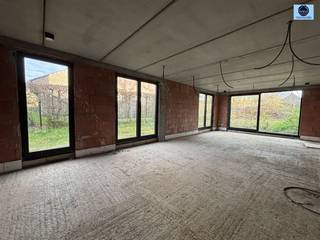 NEWLY BUILT HOUSE WITH 4 ROOMS AND GARDEN. Asking price: 536,000 euros This unique property is located in the quiet and rural Gooik, strategically...