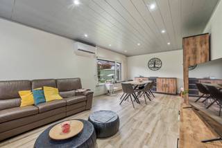 e koop: ruime open bebouwing in Sint-Niklaas, gelegen in een rustige woonkern met groene omgeving en nabij openbaar vervoer. Deze woning uit 1981...