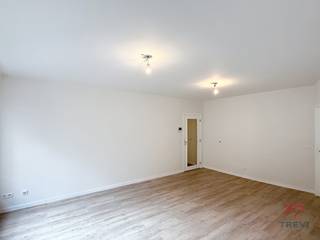 rBRUSSEL, in het hart van Brussel, vlakbij de Congreskolom, niet ver van de Grote Markt, volledig gerenoveerd appartement met 1 slaapkamer van ± 78...