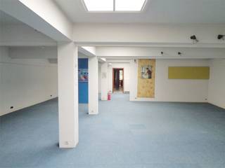 Grote winkelruimte met een totale oppervlakte van ca. 513 m² te huur, gelegen te Aalst op de Moorselbaan.De Moorselbaan staat gekend voor zijn erg...